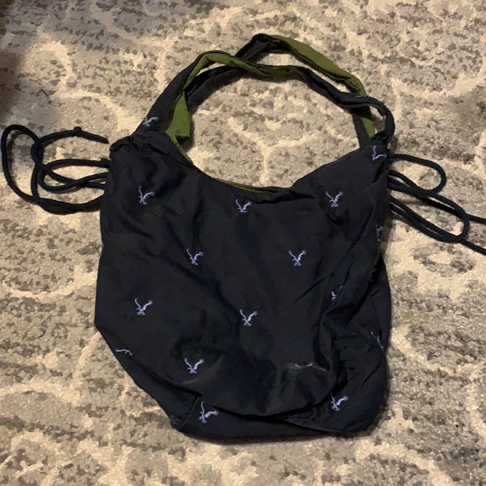 Vintage 2000’s AE shoulder bag 2 interior pockets